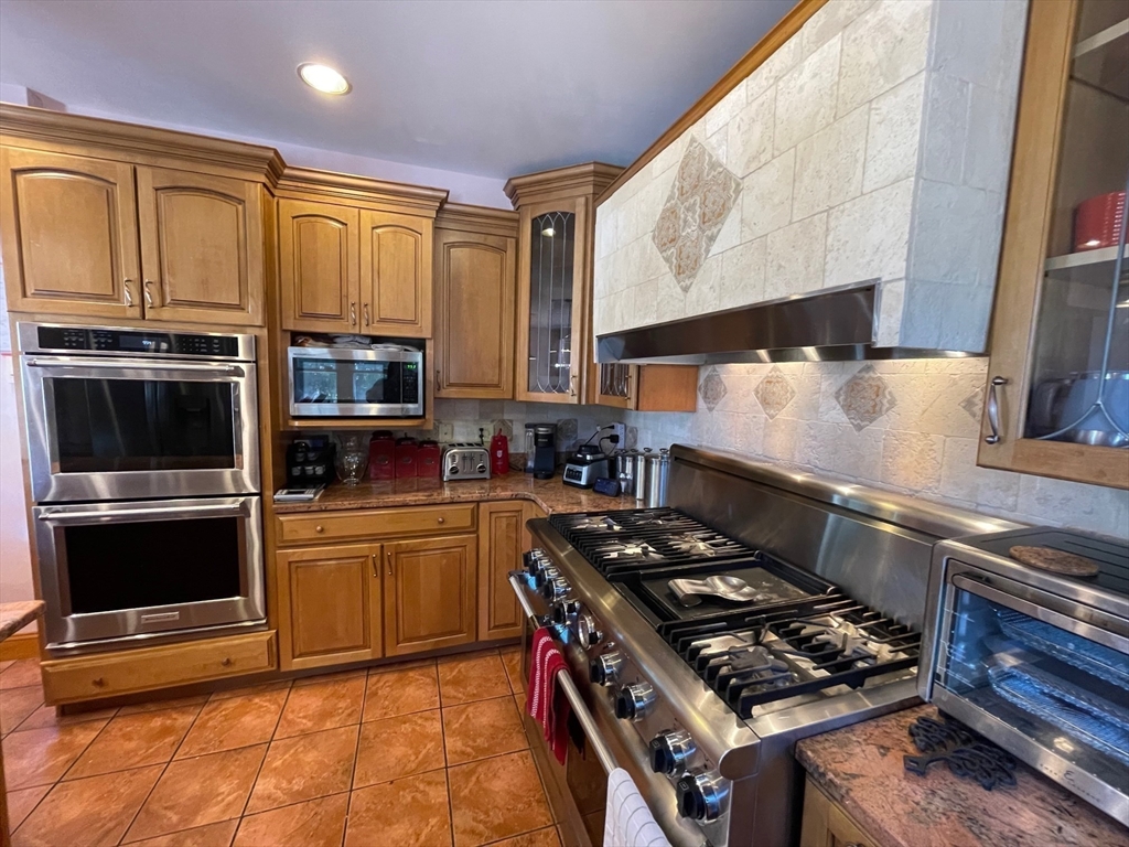 55 Metropolitan Ave Property Photo 1