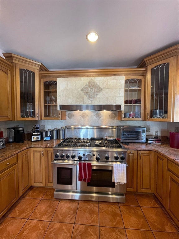 55 Metropolitan Ave Property Photo 2