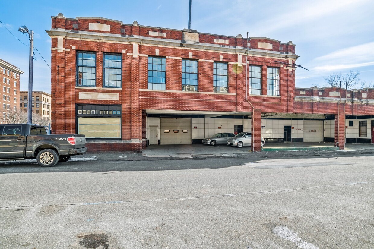 158 Chestnut St Property Photo 1