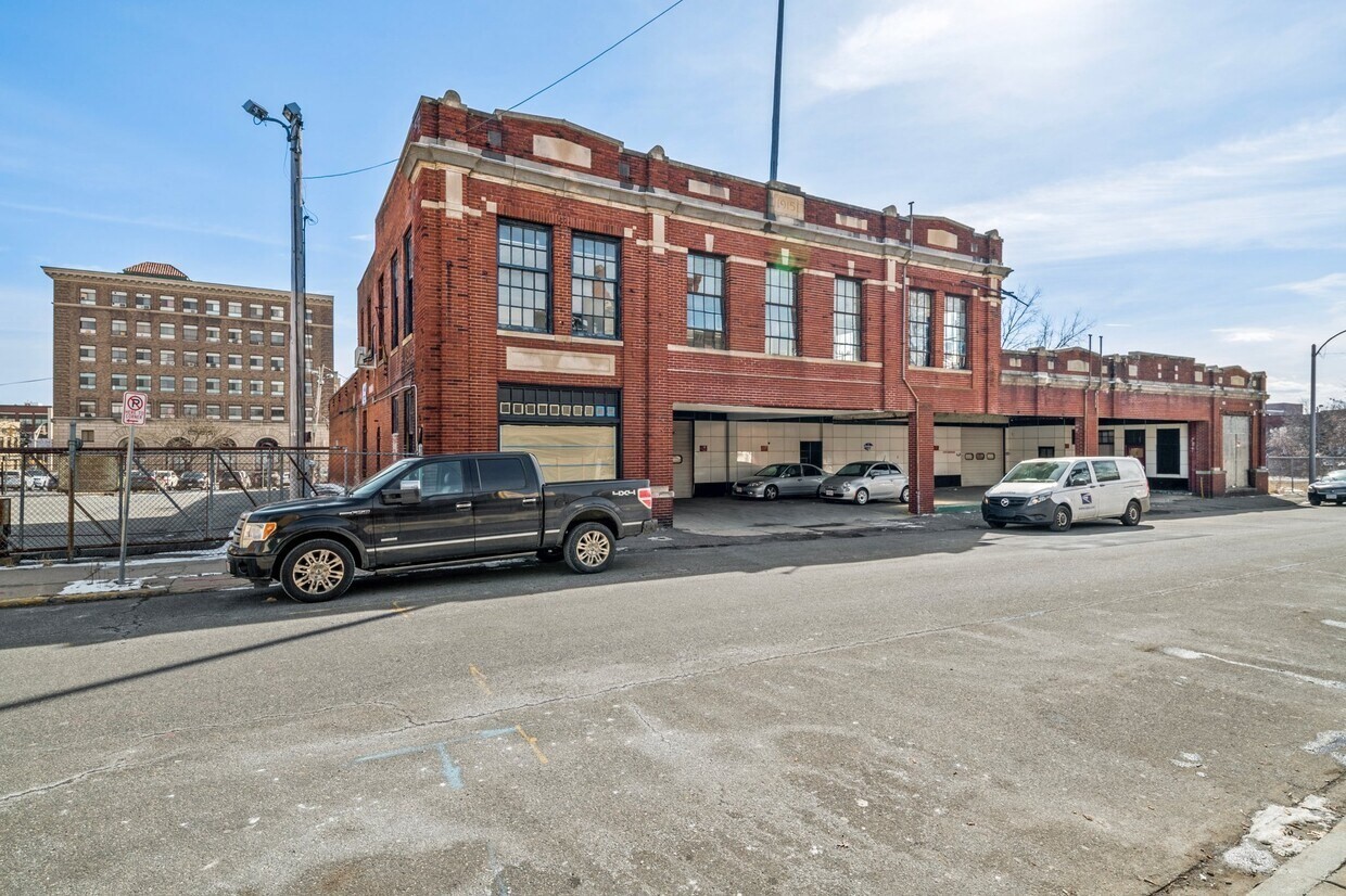 158 Chestnut St Property Photo 3