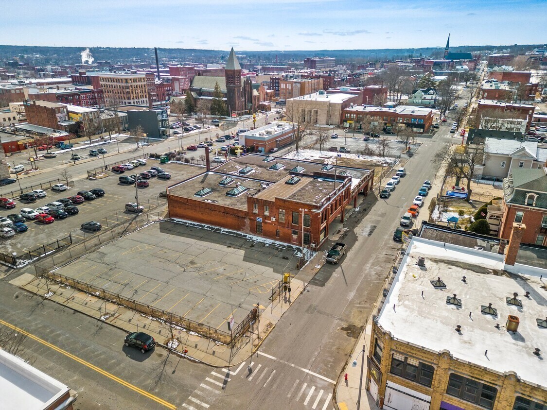 158 Chestnut St Property Photo 4