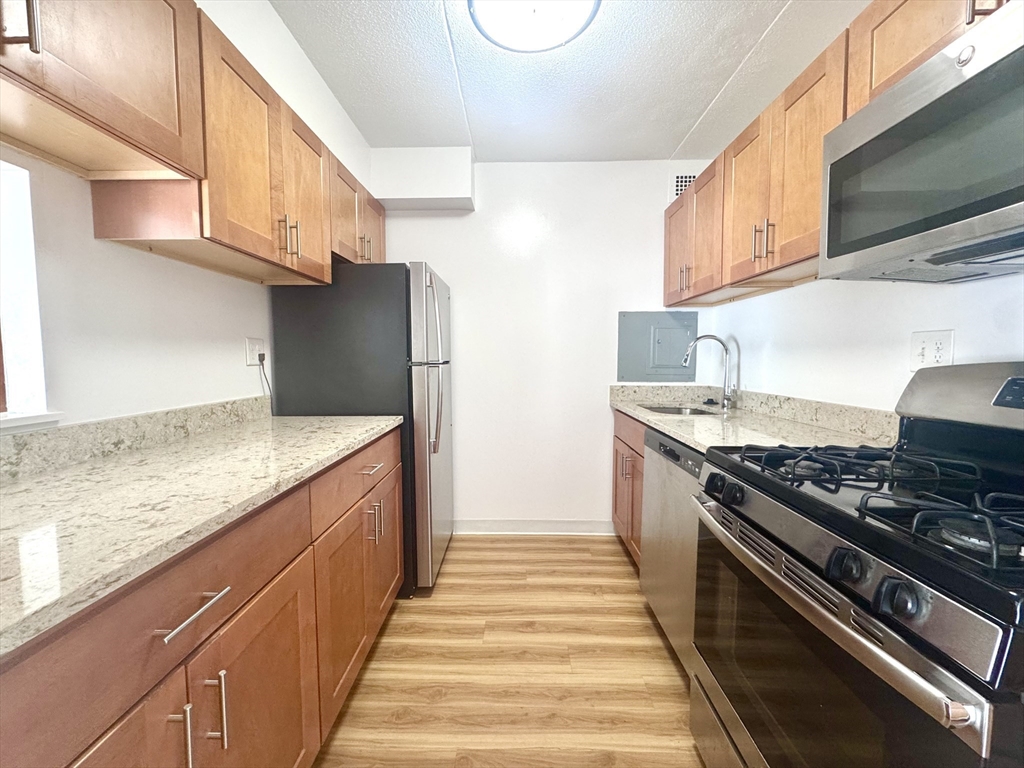 133 Park St # 404 Property Photo 1