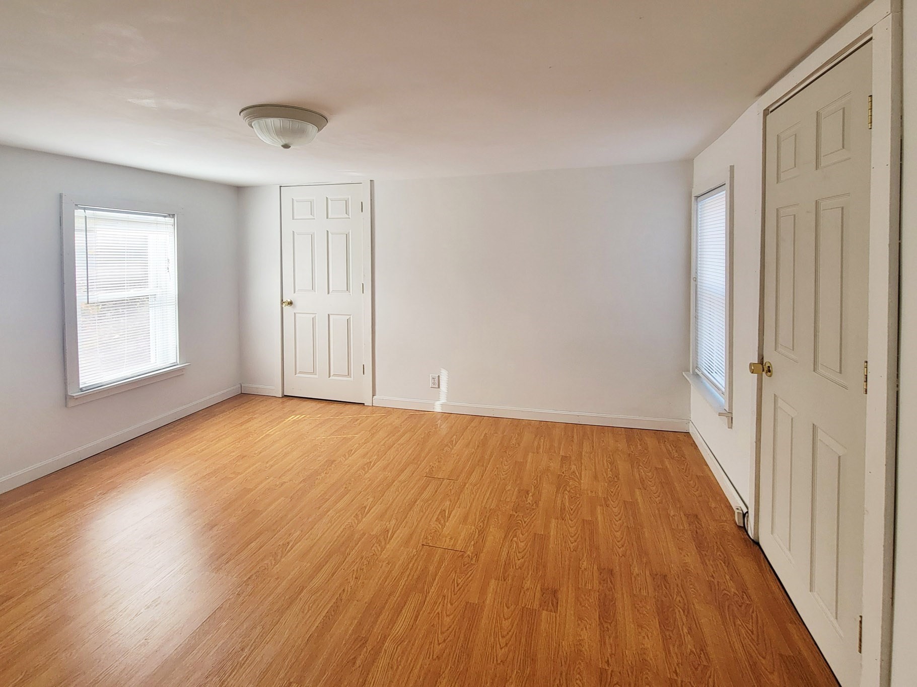 12 School Street Property Photo 14