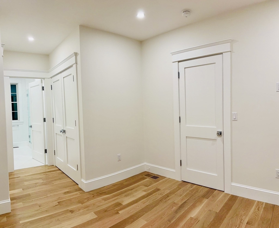 27 7th Street Property Photo 11