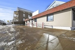 1019 S Main St Property Photo 1