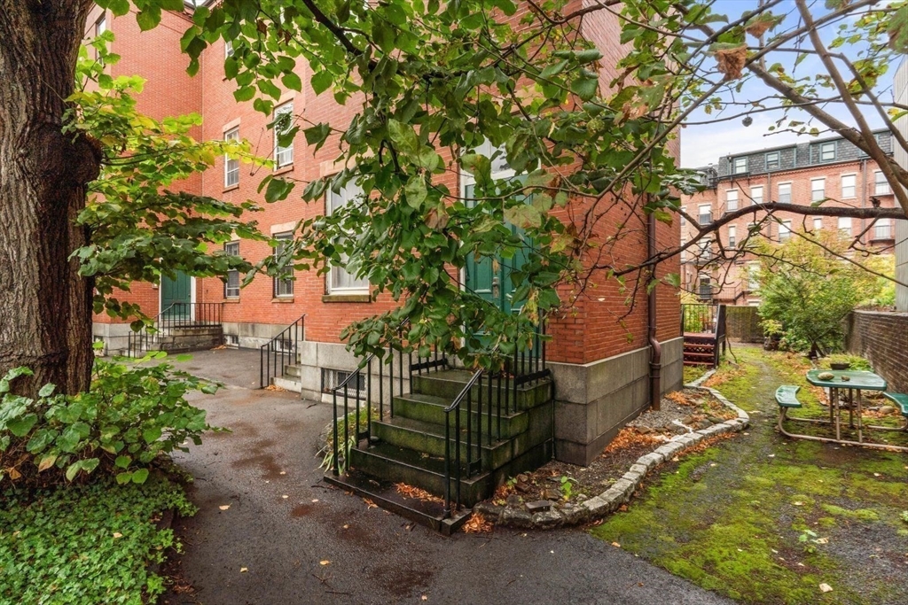 35-43 Rutland St Property Photo 5