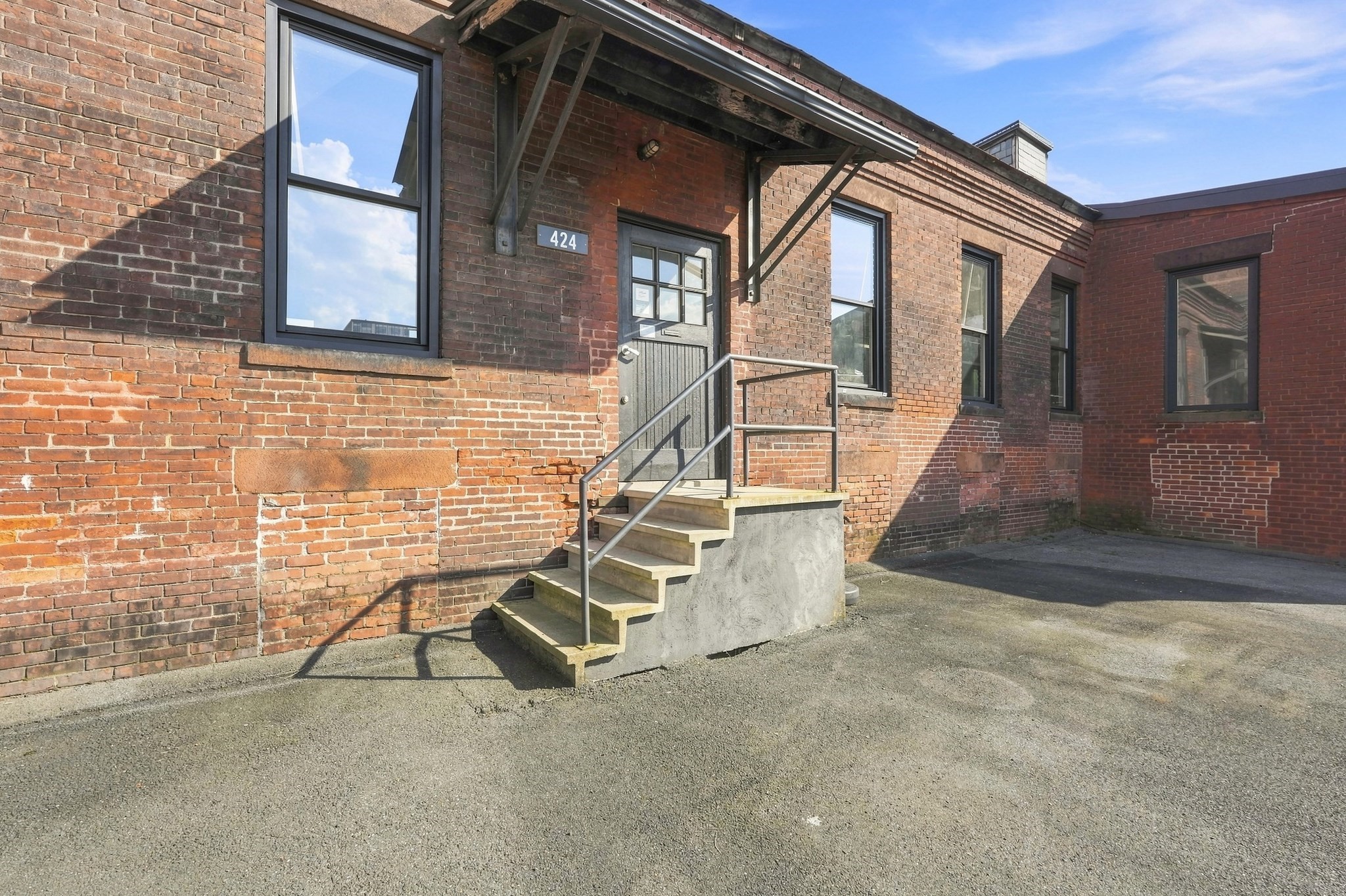 420 Dwight St Property Photo 13