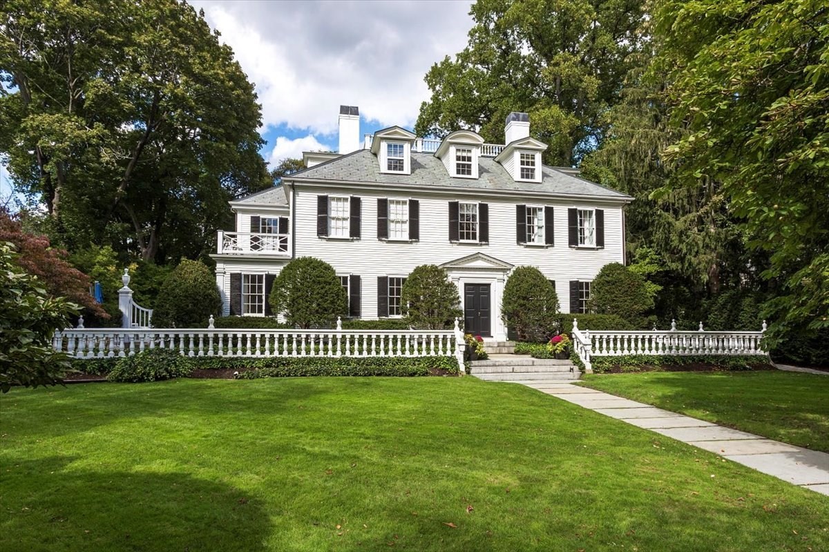 153 Brattle St Property Photo 1