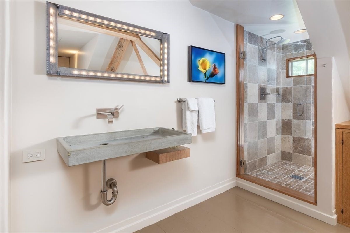 153 Brattle St Property Photo 24