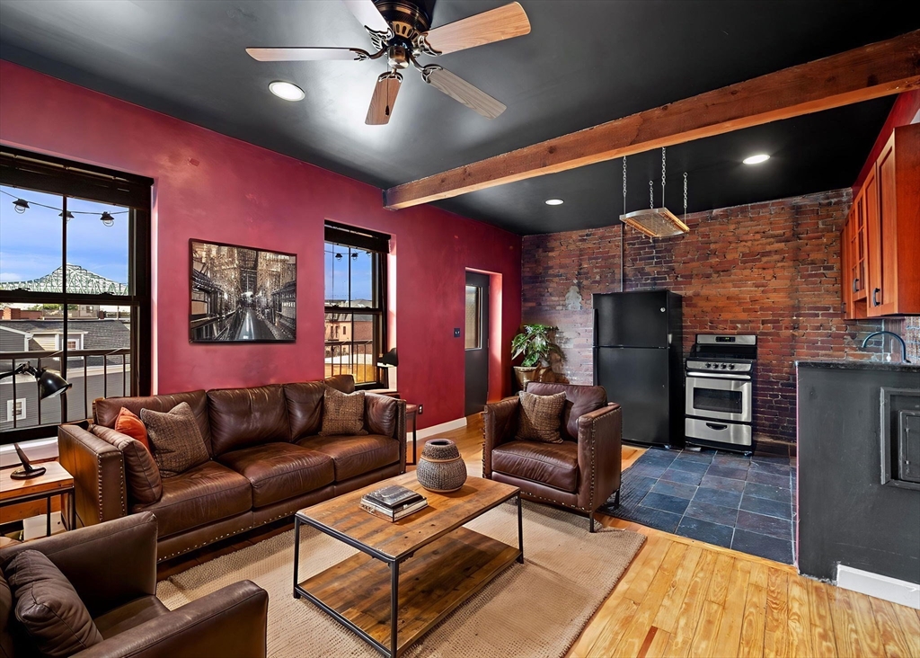 40 Williams St # C Property Photo 1