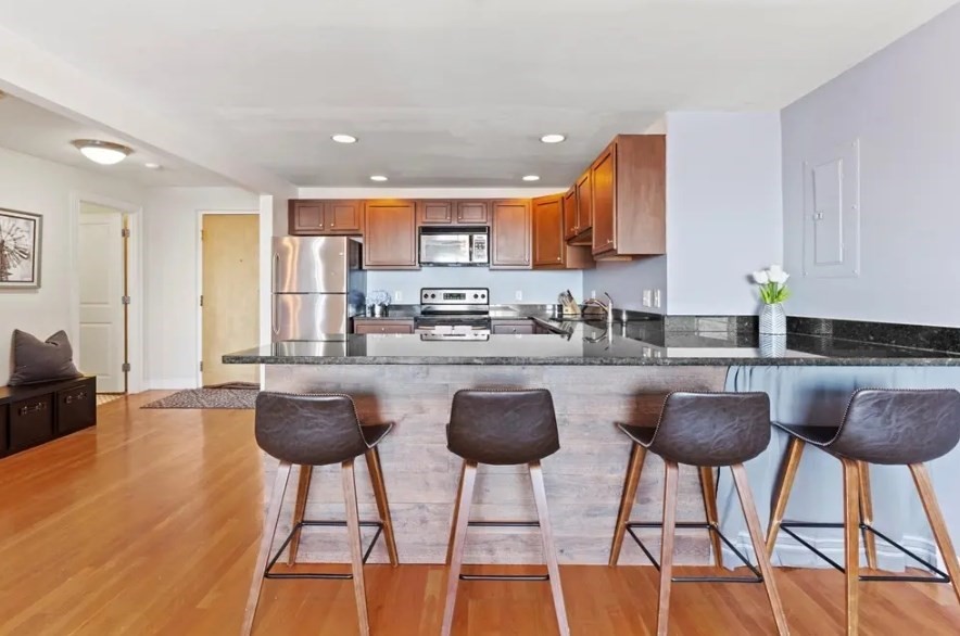 44 Lafayette Place Ave # 404 Property Photo 5