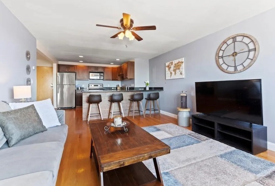 44 Lafayette Place Ave # 404 Property Photo 6