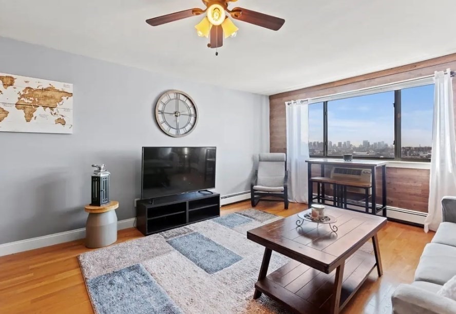 44 Lafayette Place Ave # 404 Property Photo 8
