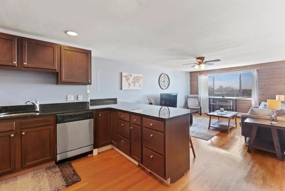 44 Lafayette Place Ave # 404 Property Photo 9