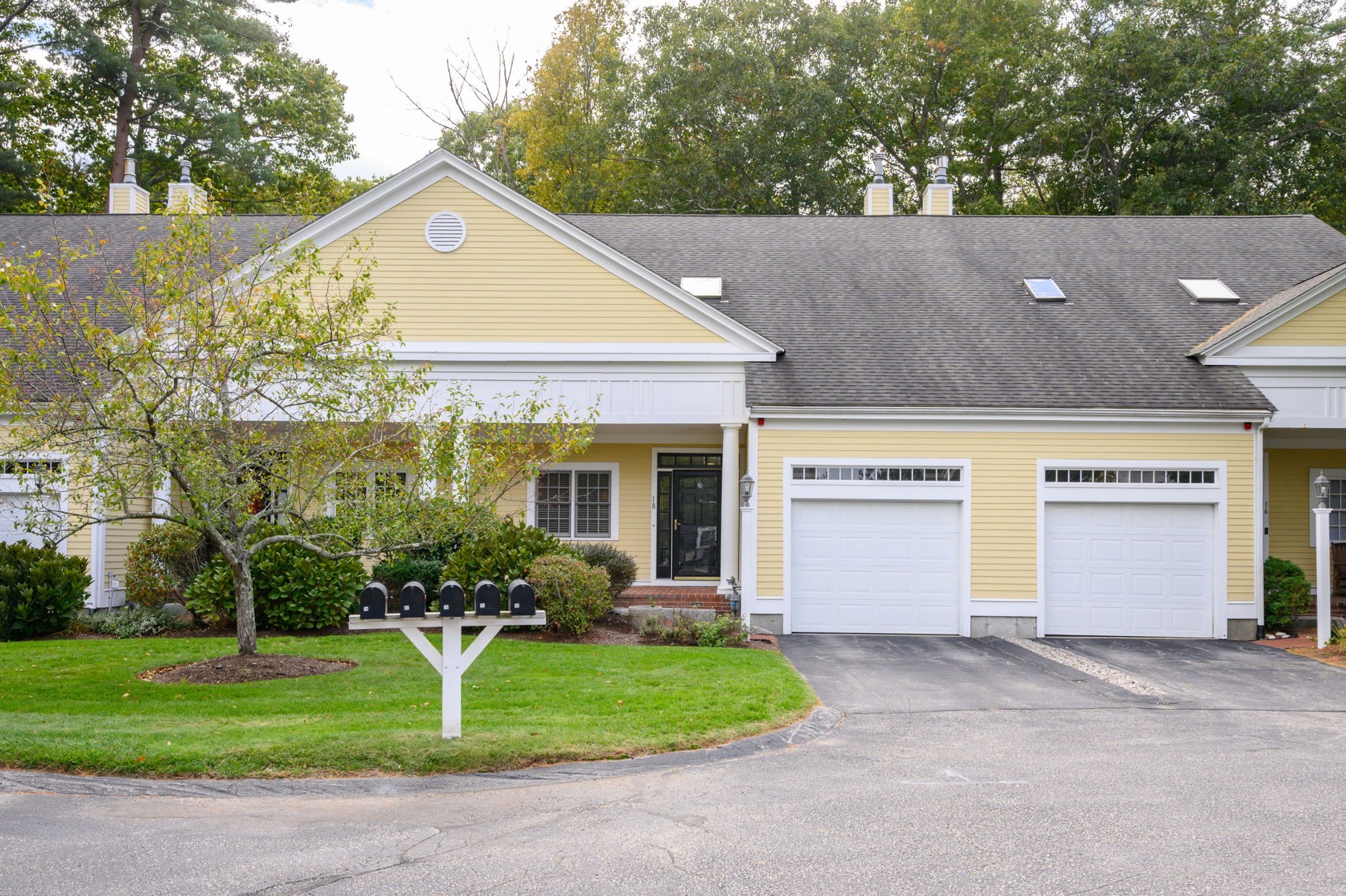18 Whiting Lane # 18 Property Photo 1
