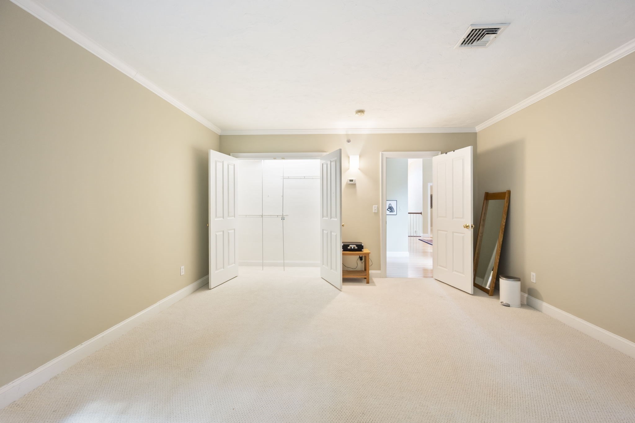 18 Whiting Lane # 18 Property Photo 20
