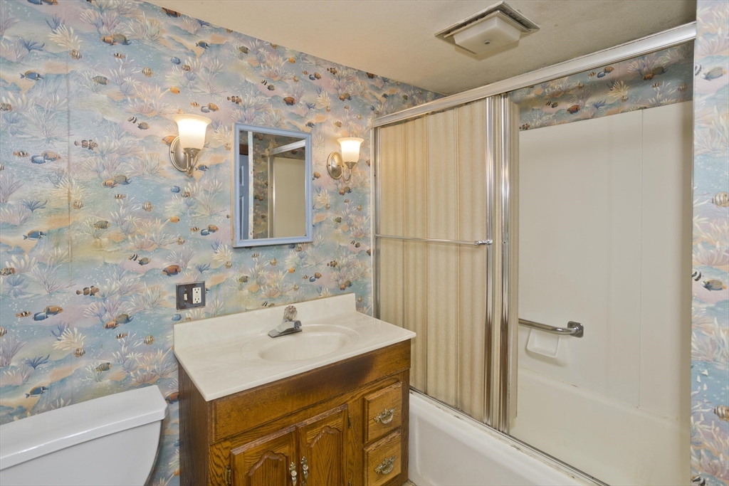 90 Anson St Property Photo 13