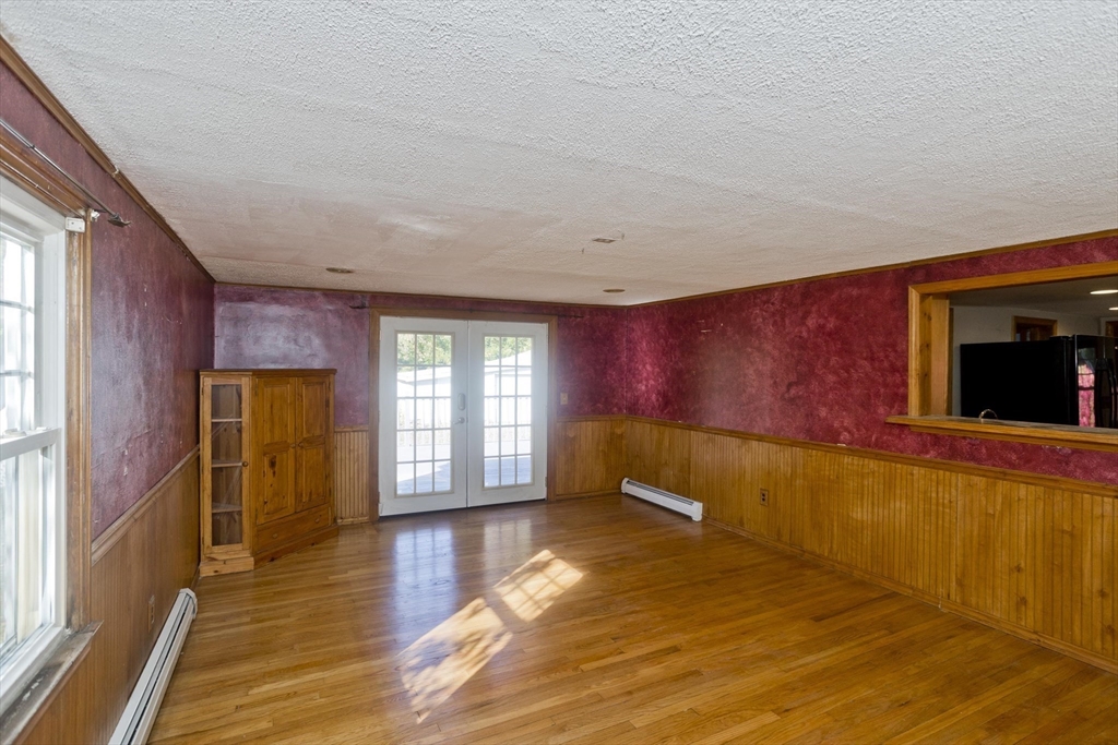 90 Anson St Property Photo 17