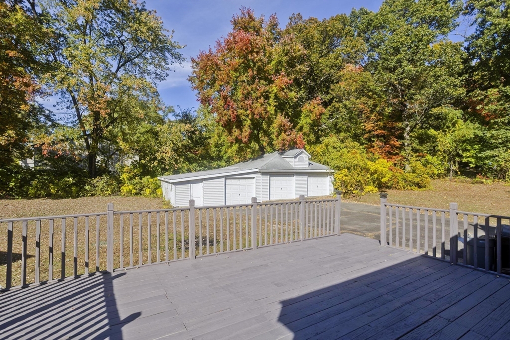 90 Anson St Property Photo 26