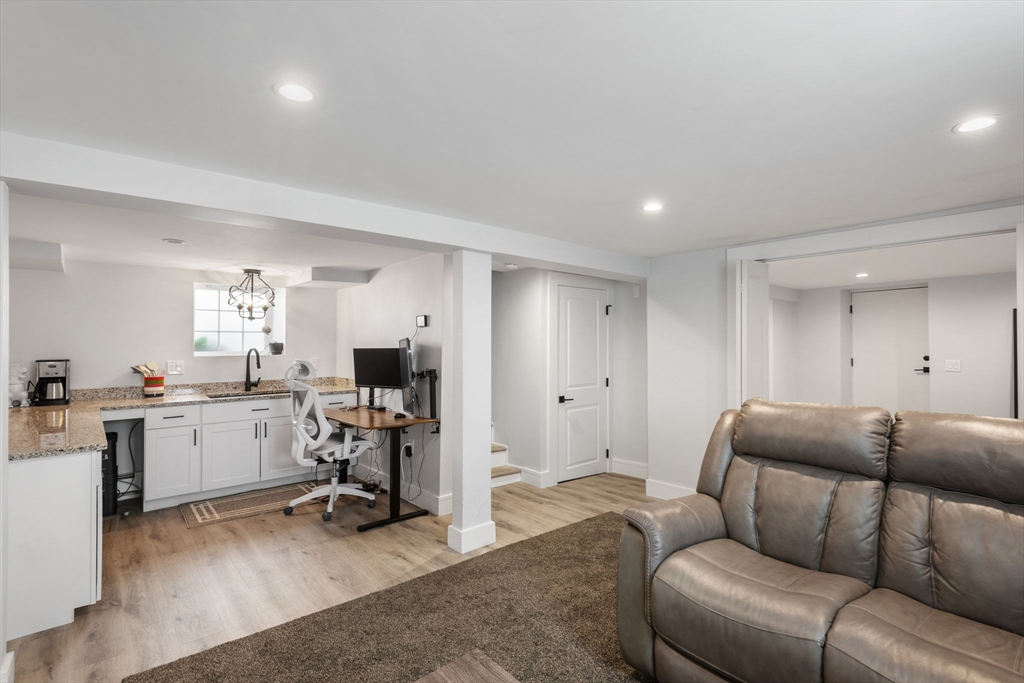 136 Pauline St Property Photo 36