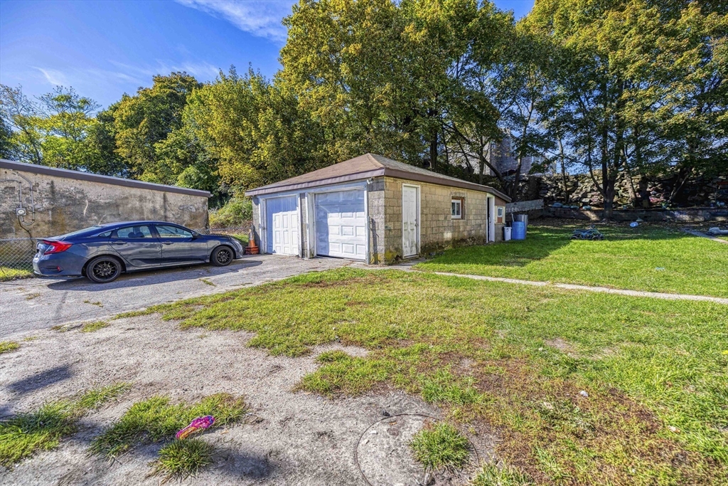 15 Higgins St Property Photo 2