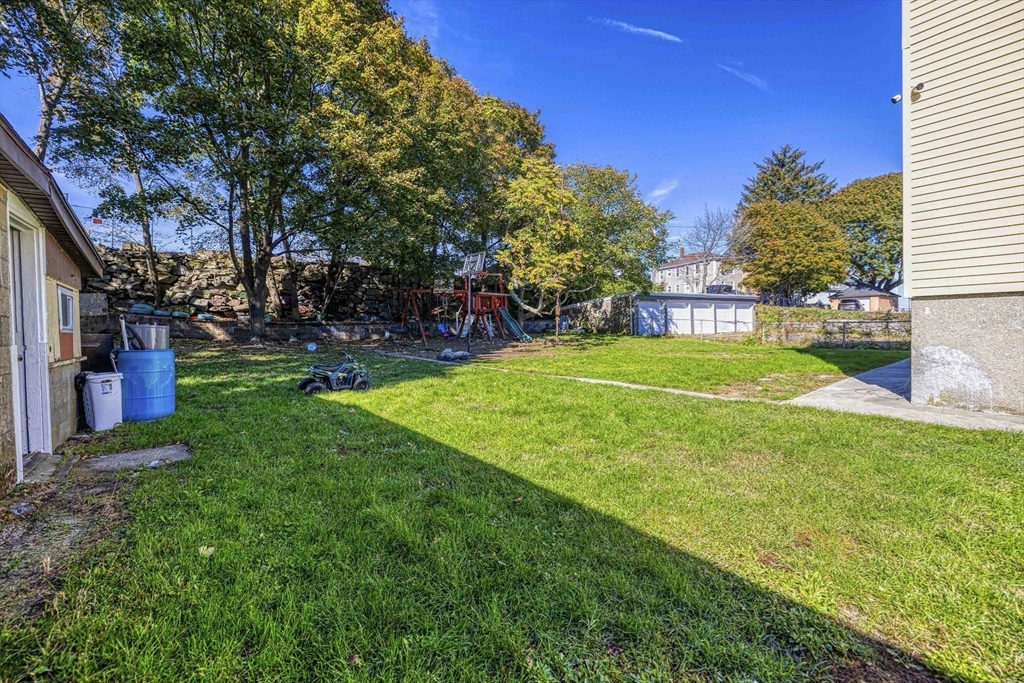 15 Higgins St Property Photo 3