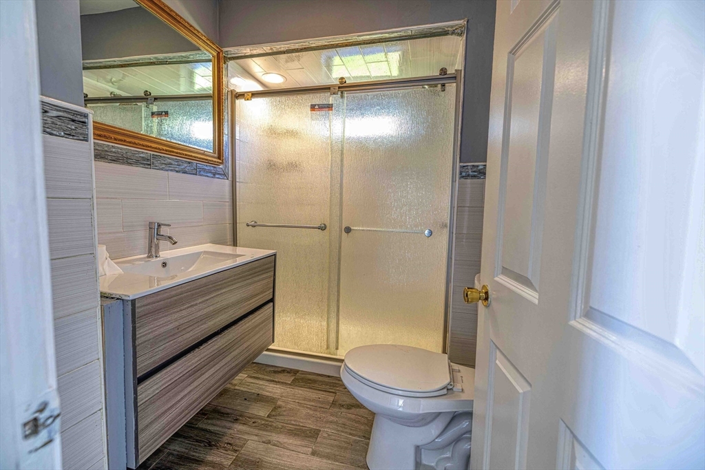 15 Higgins St Property Photo 9