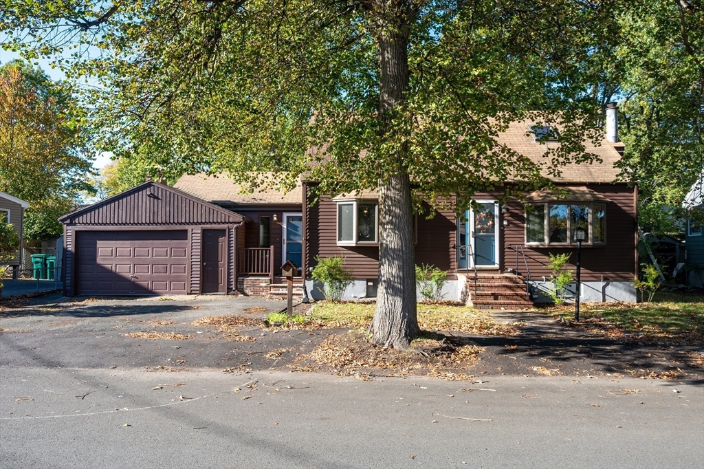 12 Catalina Road Property Photo 1