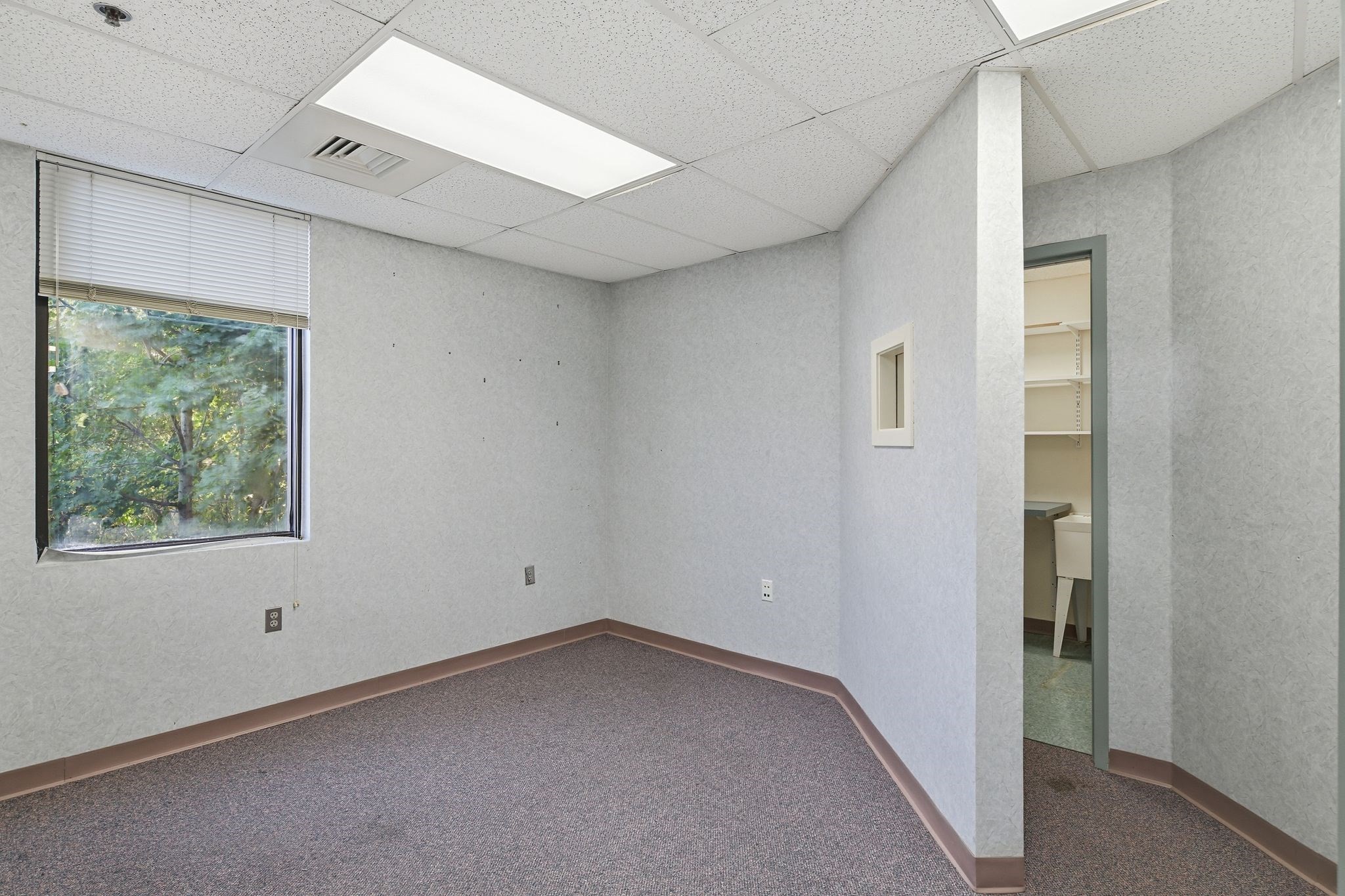 294 N Main St Property Photo 17
