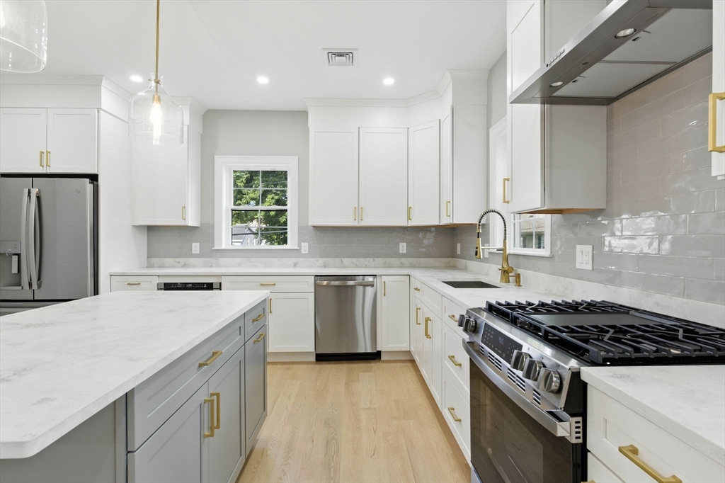 11 Washington St # 4 Property Photo 7