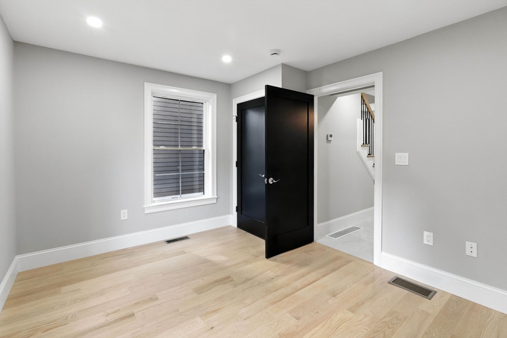 11 Washington St # 4 Property Photo 30