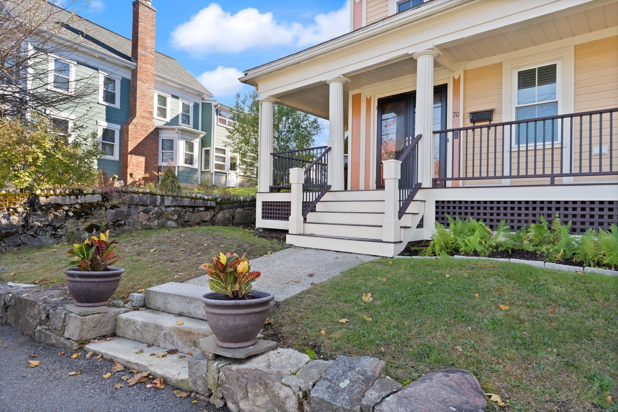 70 School St Property Photo 2