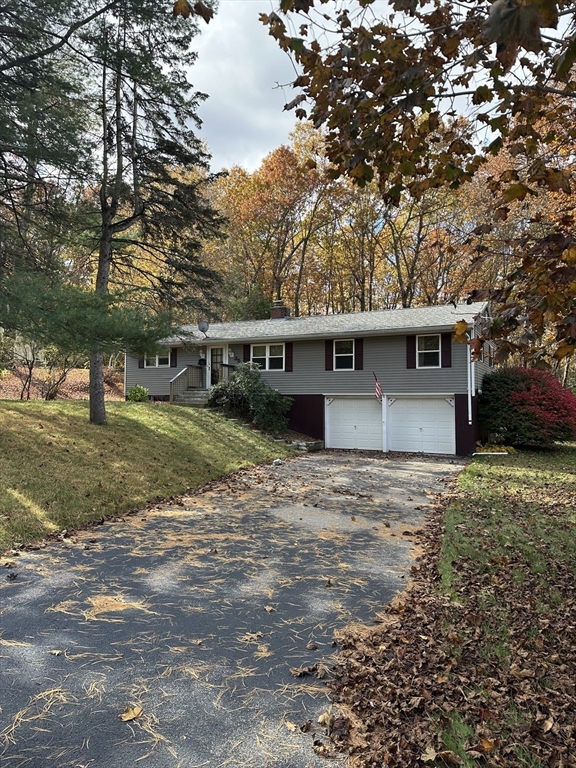 35 Laurel Hill Ln Property Photo 1