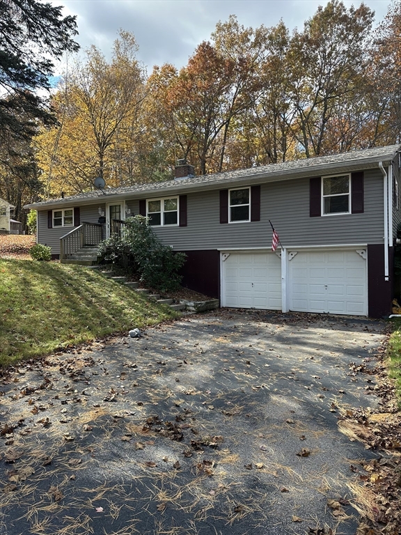 35 Laurel Hill Ln Property Photo 2