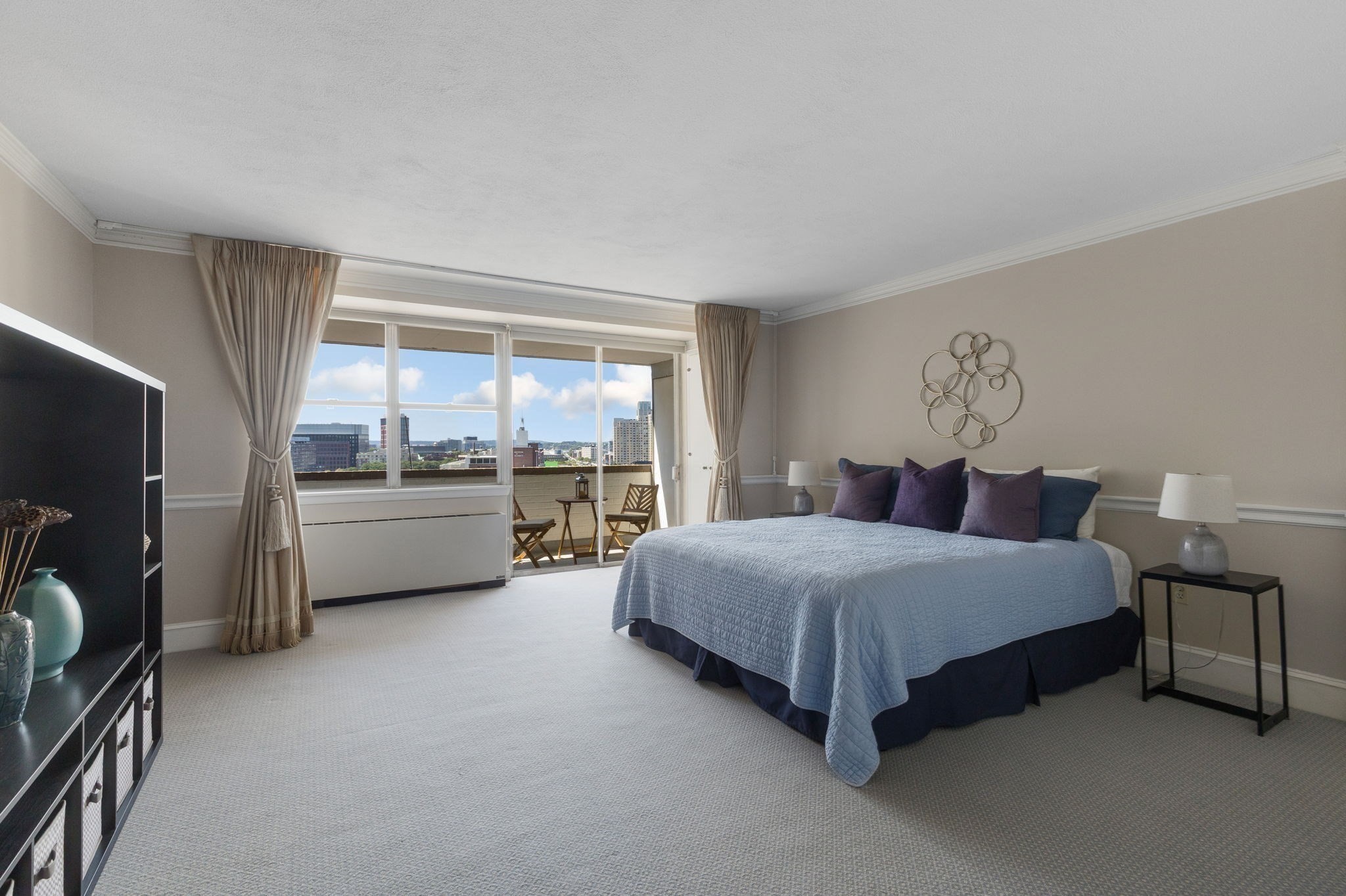 6 Whittier Pl Property Photo 5