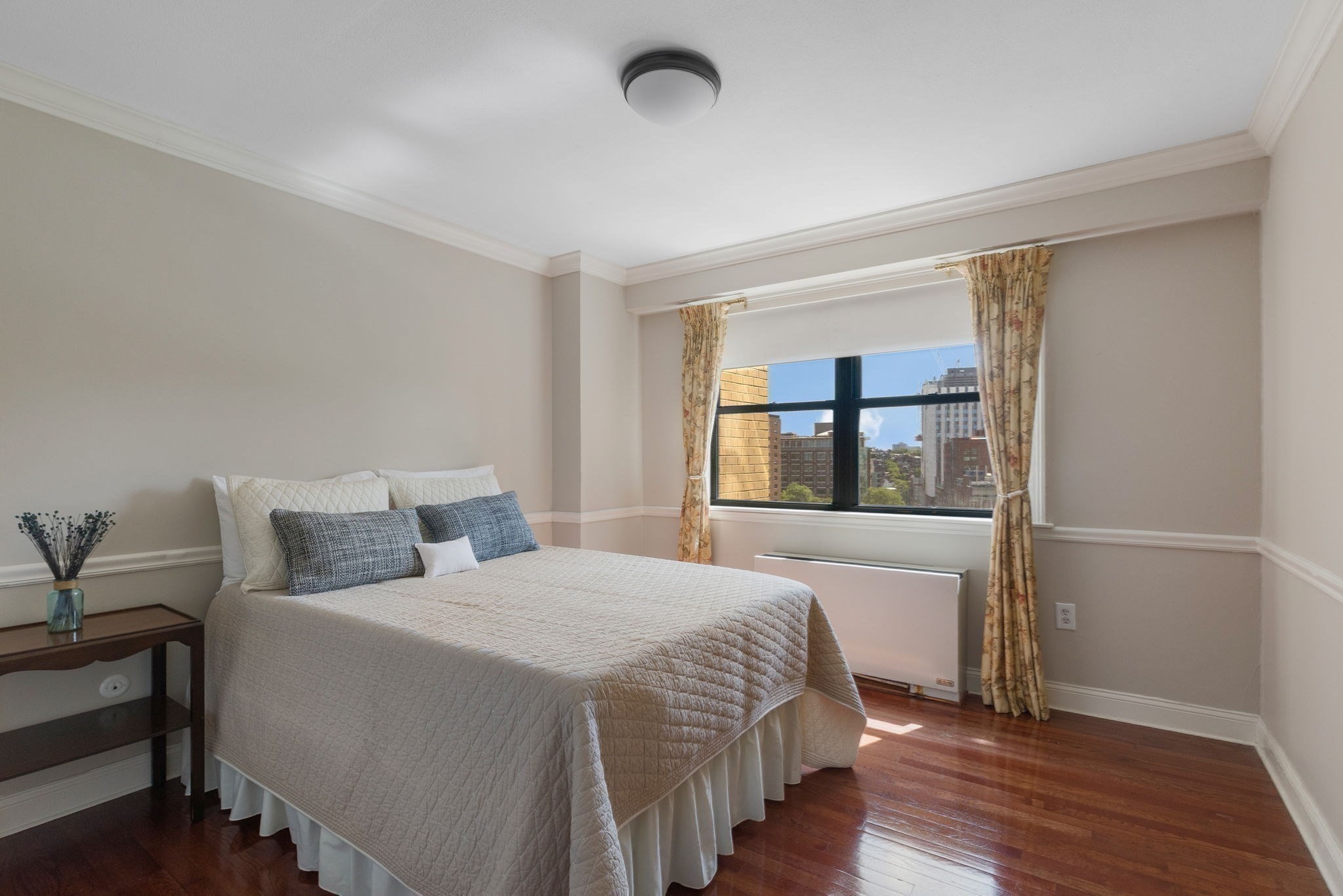 6 Whittier Pl Property Photo 8