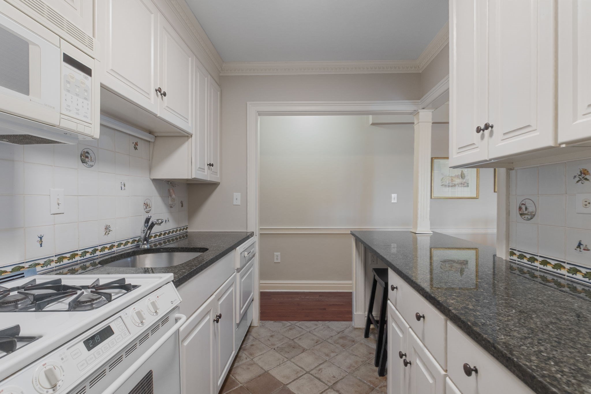 6 Whittier Pl Property Photo 17