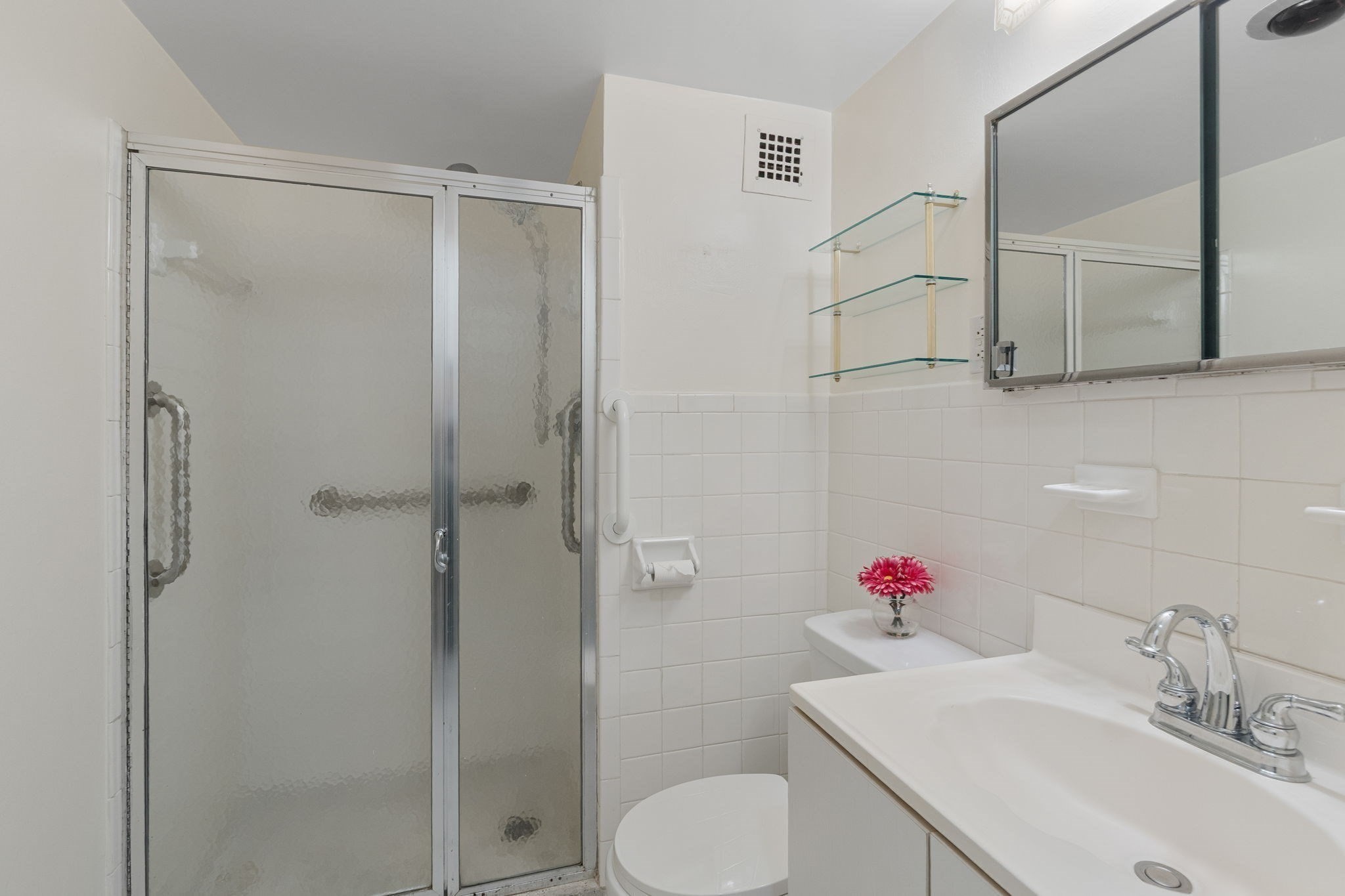6 Whittier Pl Property Photo 22