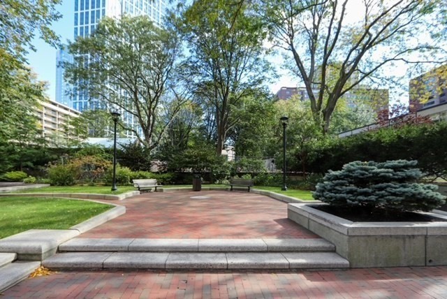 6 Whittier Pl Property Photo 31