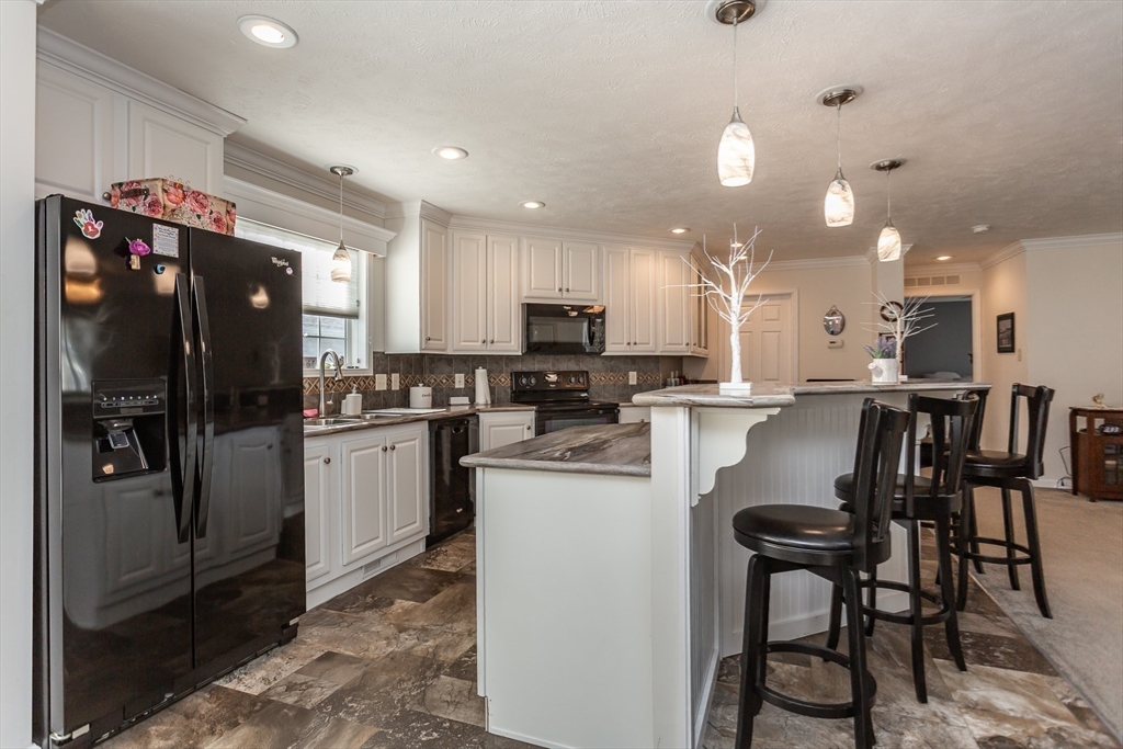 37 Bluejay Street Property Photo 8