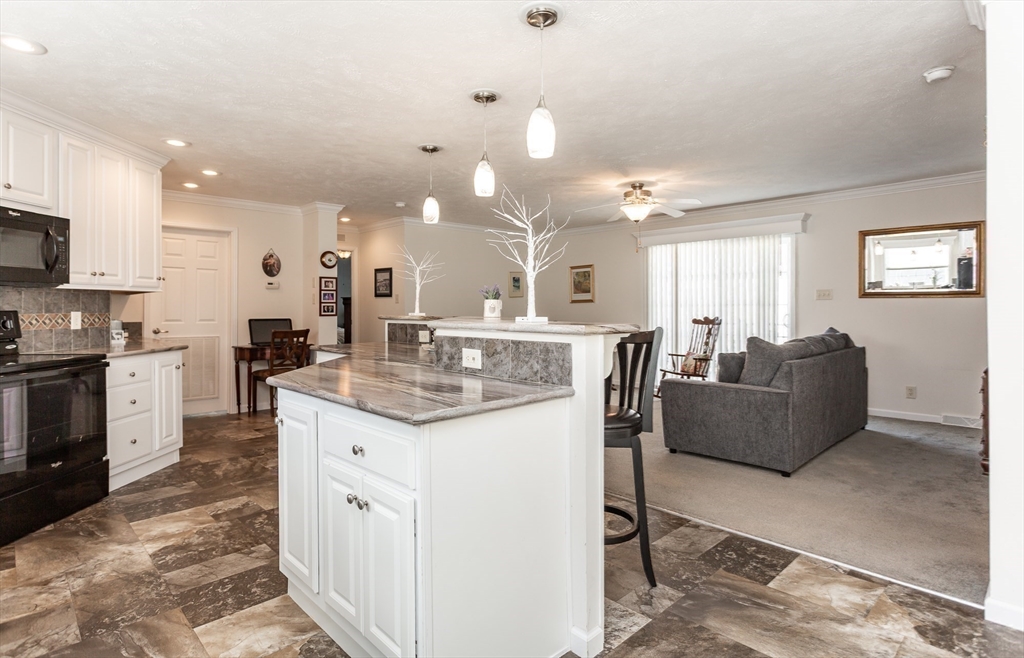 37 Bluejay Street Property Photo 11