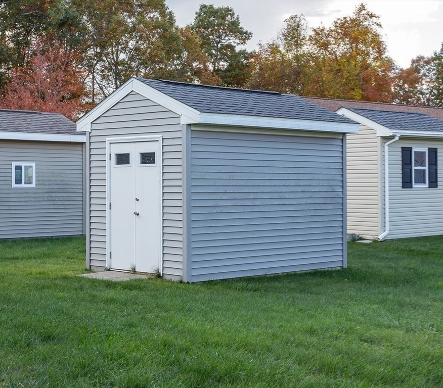 37 Bluejay Street Property Photo 24