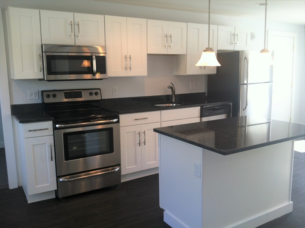 158 Main Street # 2 Property Photo 1