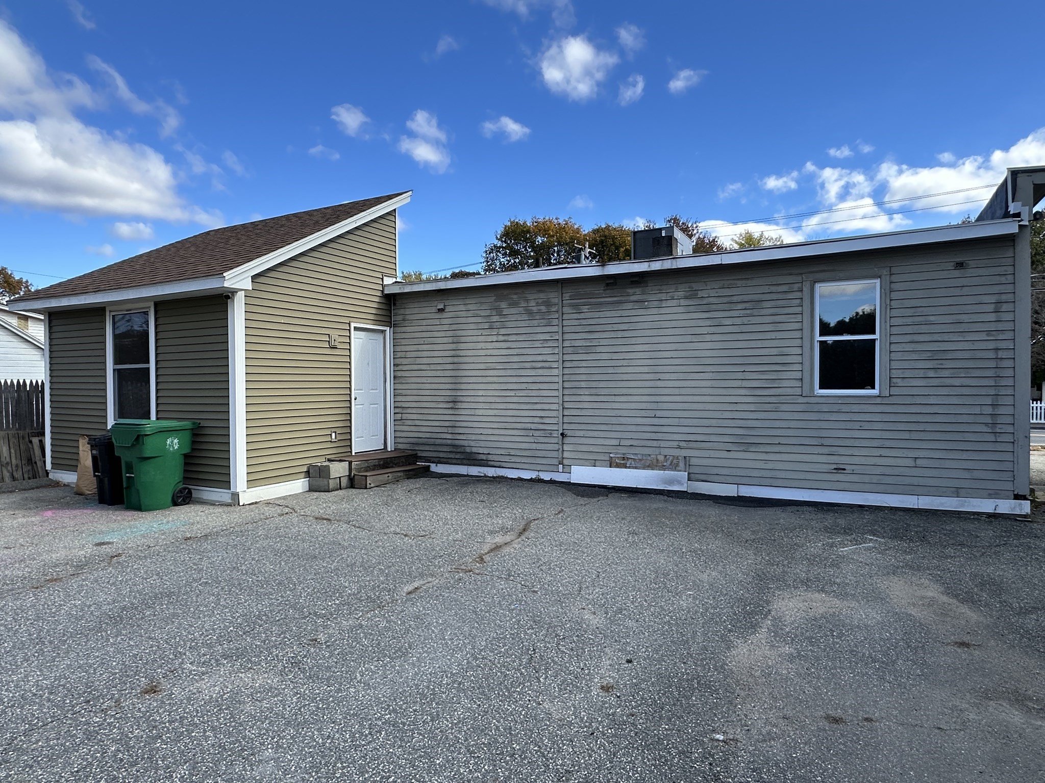 386 Chicopee Street Property Photo 4