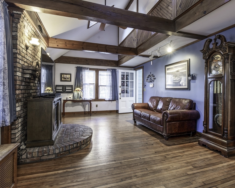 39 Central St Property Photo 1