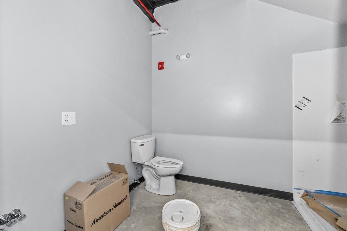 1130 Eastern Ave Property Photo 8