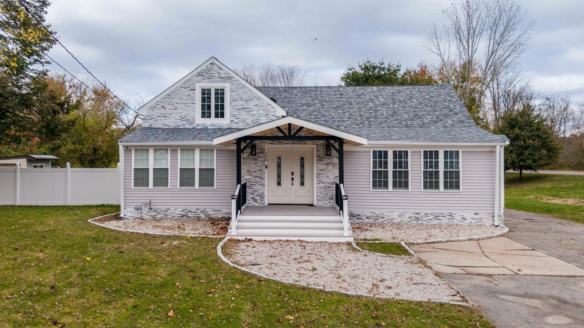 128 Old Bedford Rd Property Photo 3