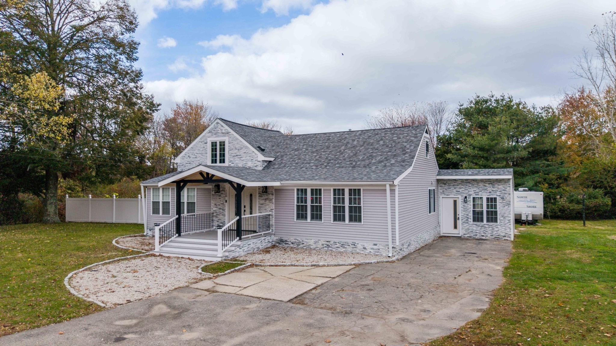 128 Old Bedford Rd Property Photo 4