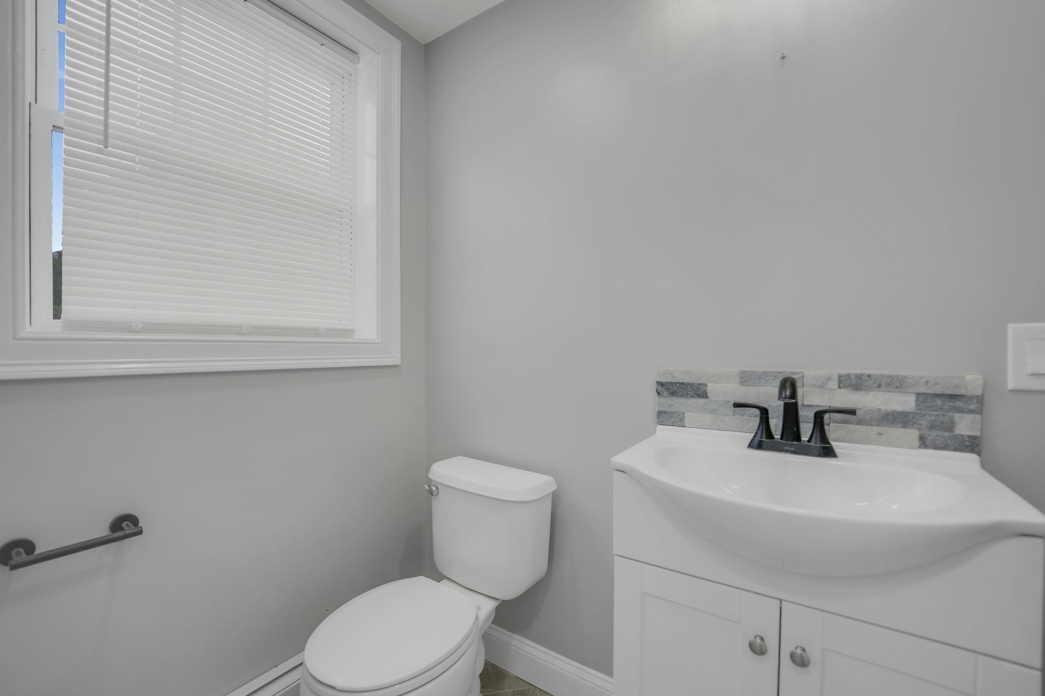 128 Old Bedford Rd Property Photo 16