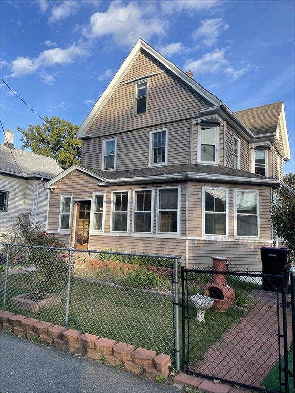 958 Main St Property Photo 1